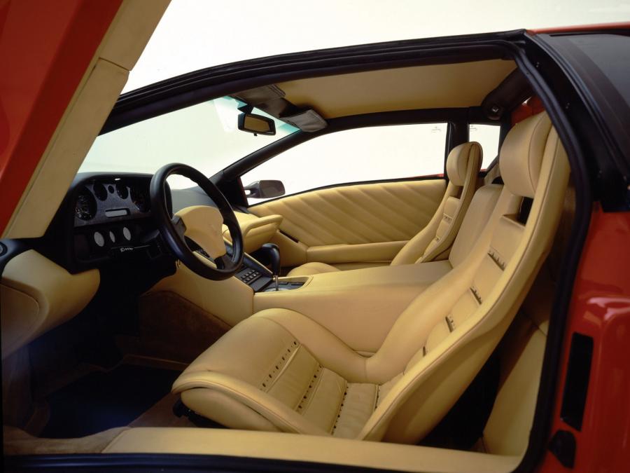  Lamborghini Diablo 1990 года  (фото 31 из 35)